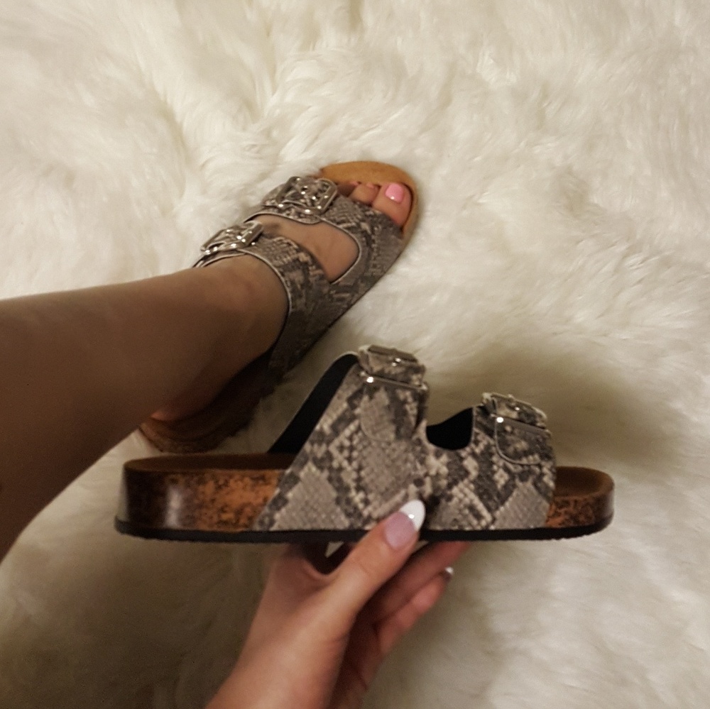 *LAST ONE sz 8* Snake Print Birken style Sandal - Picture 1 of 4